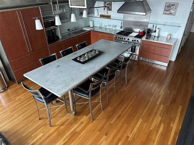 Building Photo - 1999 McKinney Ave