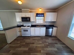 Building Photo - 23 Canal Dr