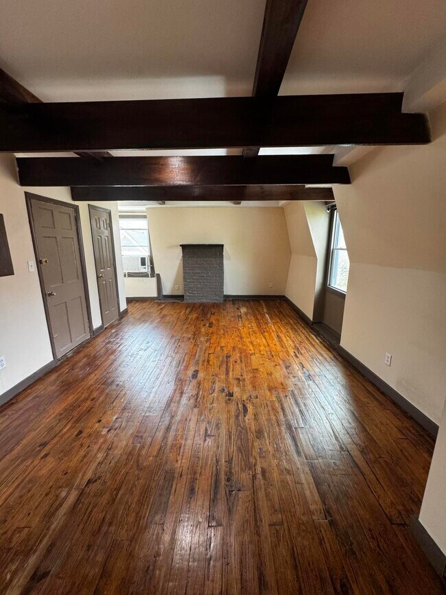 Building Photo - 262 N Broadway