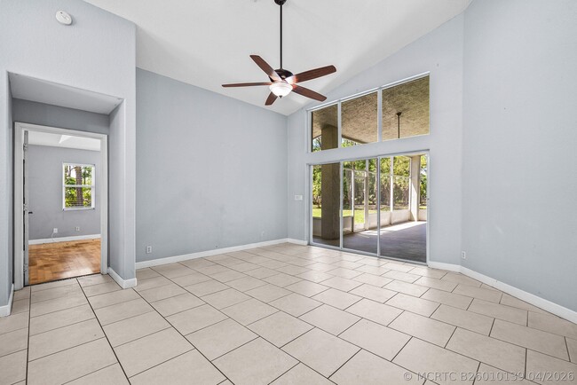 Building Photo - 16105 Temple Blvd
