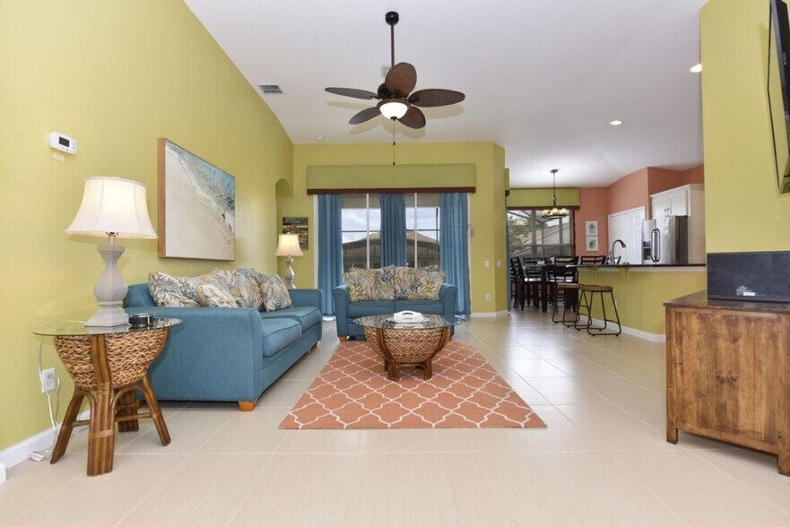 Building Photo - 8167 Fan Palm Way