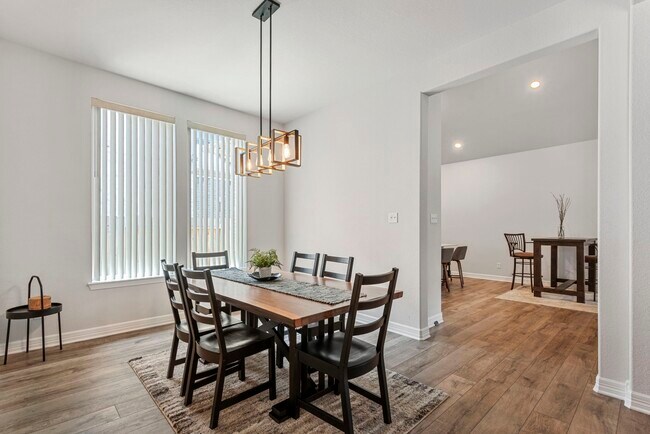 Building Photo - 9743 Birchwood Holw Trl