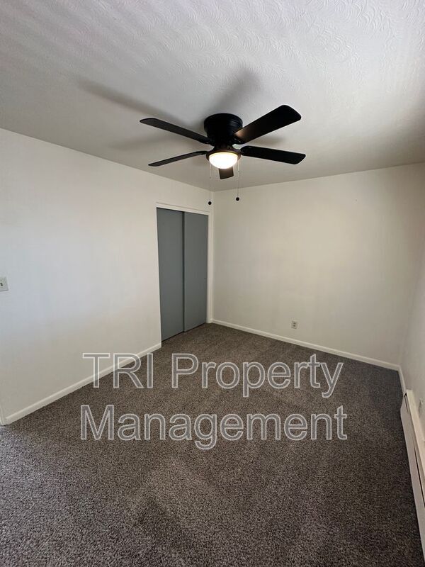 Building Photo - 2012 6th Ave