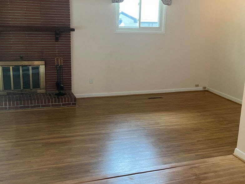 Building Photo - 5524 Forest View Dr