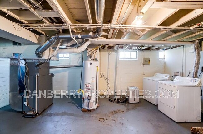 Building Photo - 919 Brookley Blvd