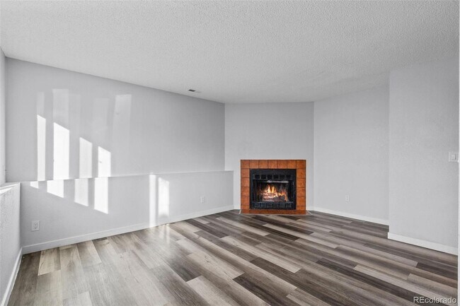 Building Photo - 3445 Cochran Dr