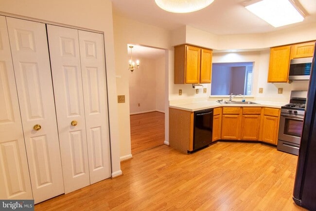 Building Photo - 11970 Thurloe Dr