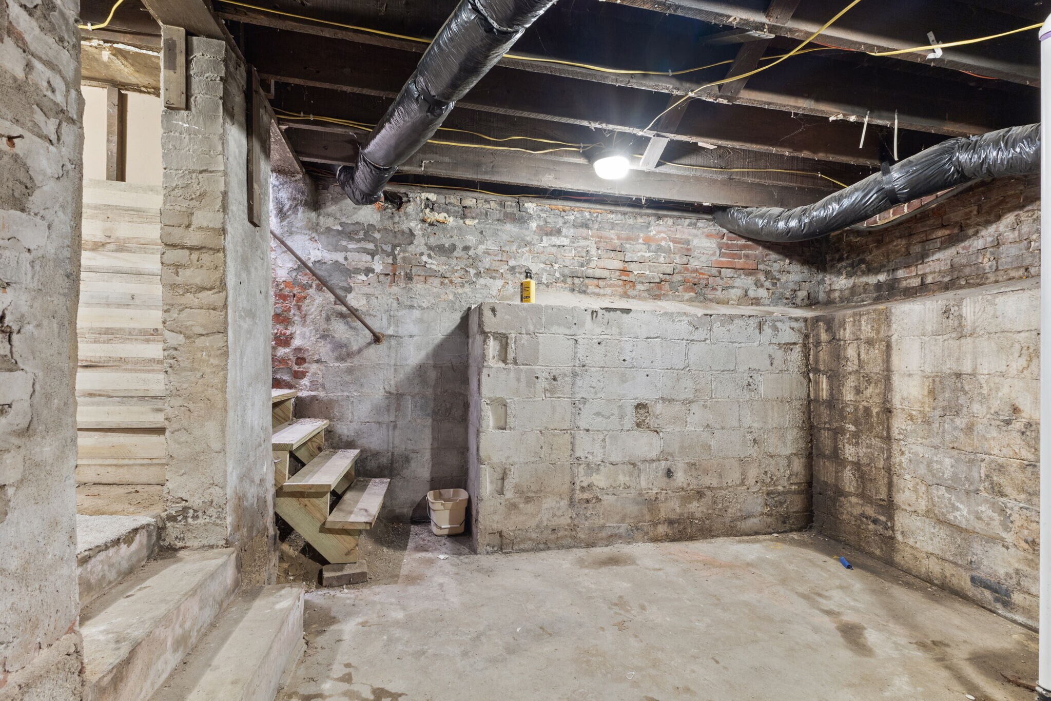 Building Photo - 734 Parkway Ave