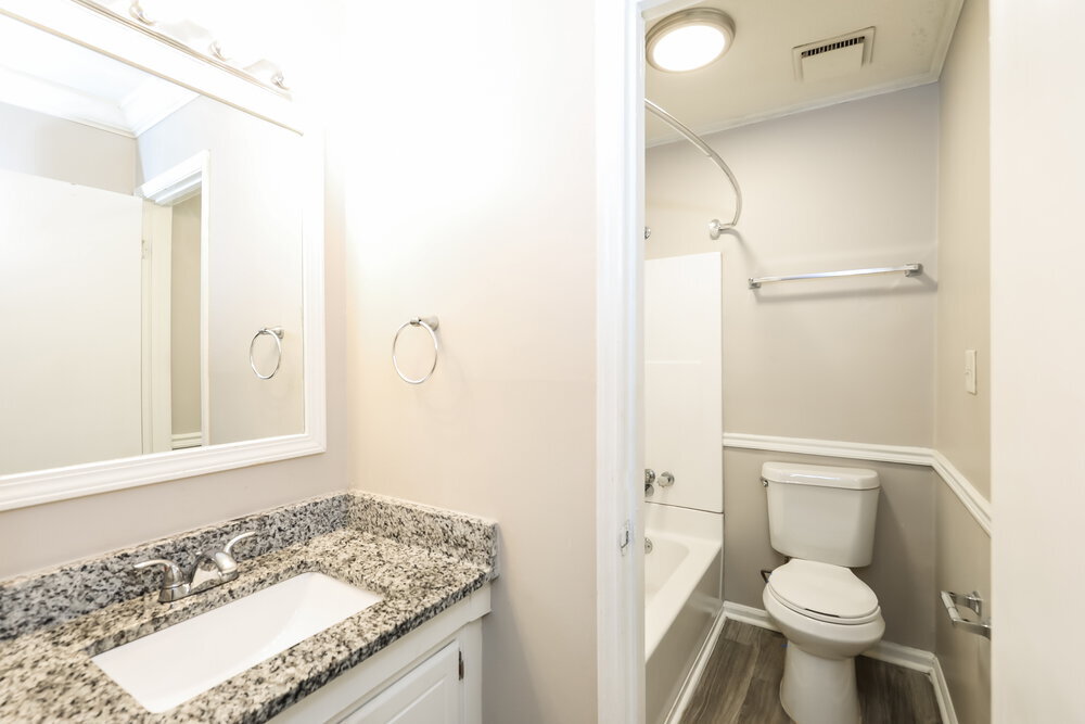 Building Photo - 8450 N Pond Dr