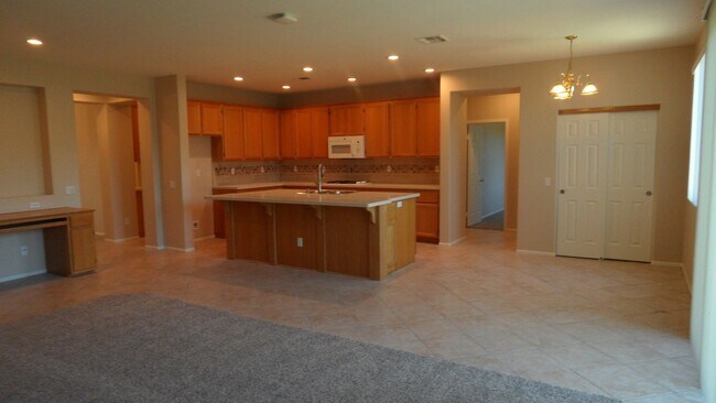 Single Story 4 BR 2.5 BA Home On Cul-de-sac With 3 Car Attached Garage - Single Story 4 BR 2.5 BA  Home On Cul-de-sac With 3 Car Attached Garage