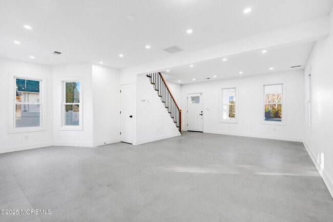 Building Photo - 448 Monmouth Rd