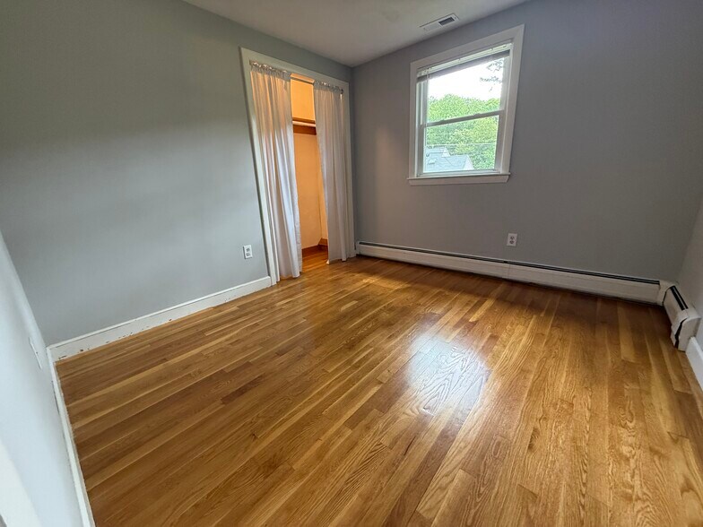 Building Photo - 32 Swains Pond Ave