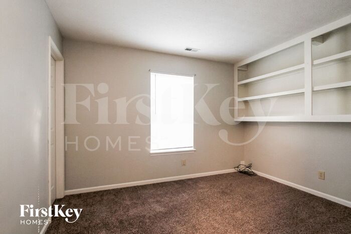Building Photo - 41 Knoll Ln