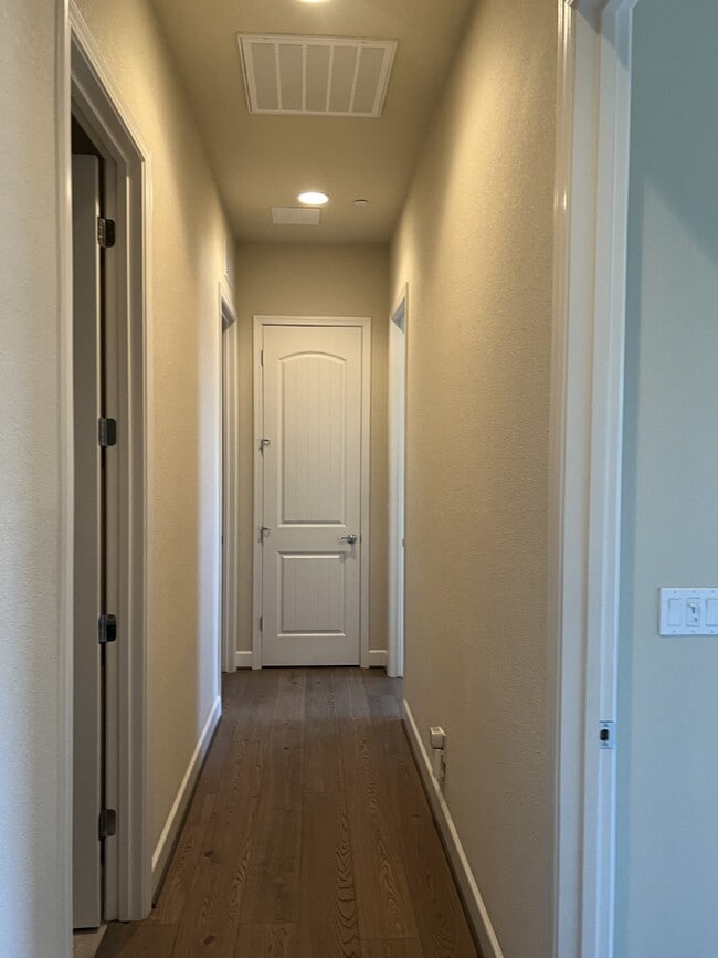 Building Photo - Stunning 4-Bed Lake View Home with Hardwood Floors