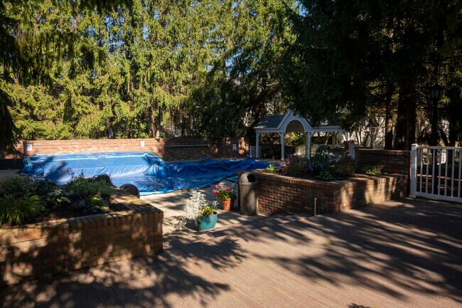 Building Photo - 1173 Fairways Blvd