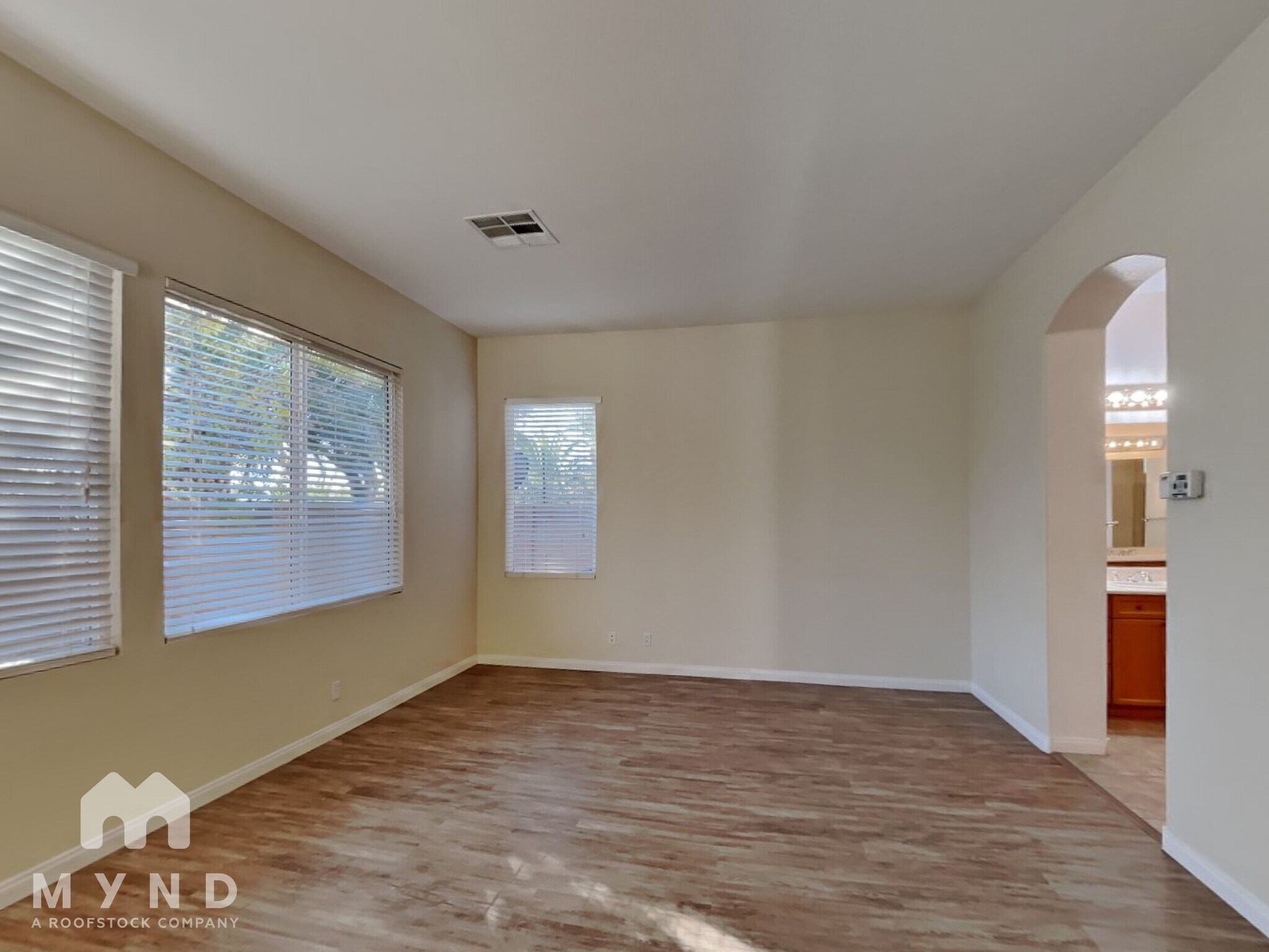 Building Photo - 6524 Greenlet Ave