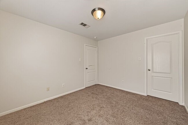 Building Photo - 26414 Forest Pine Ln