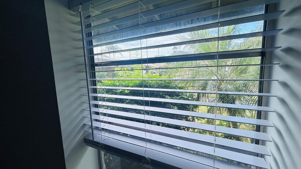 Building Photo - 6903 El Centro Ct