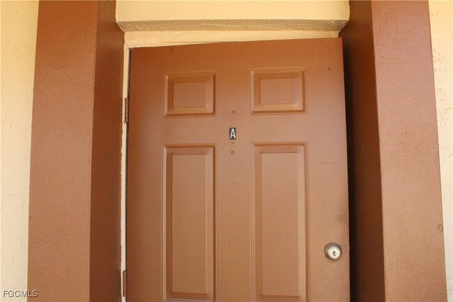 Building Photo - 511 SE 5th Pl