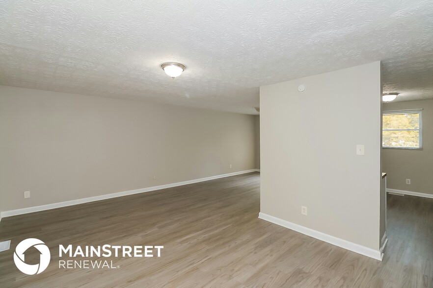 Building Photo - 7180 Buck Creek Dr