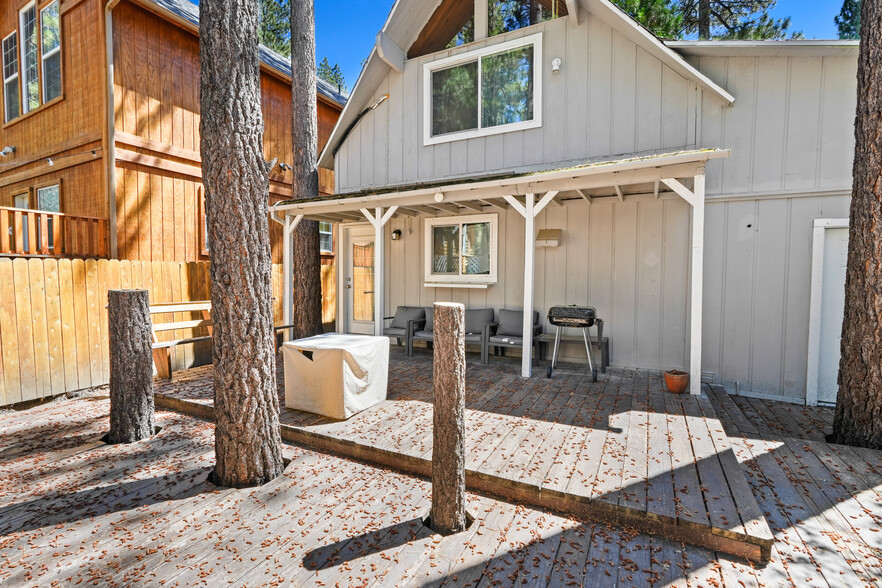 Building Photo - 43032 Sunset Dr