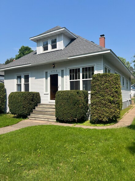 Primary Photo - 1715 Fairmount St