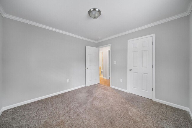 Building Photo - Beautiful Brick Home With Large Driveway