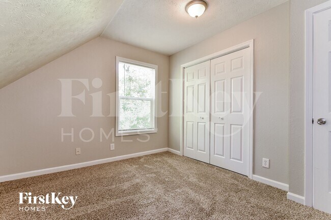 Building Photo - 2229 W 58th St