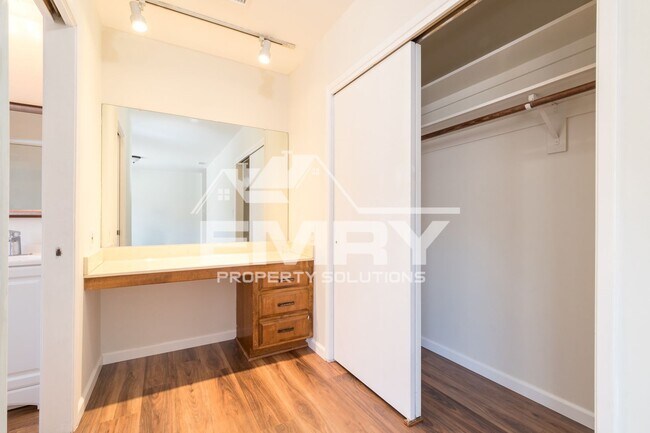 Building Photo - 4743 Levelside Ave