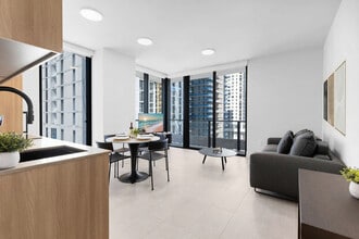 Building Photo - 501 NE 1st Ave