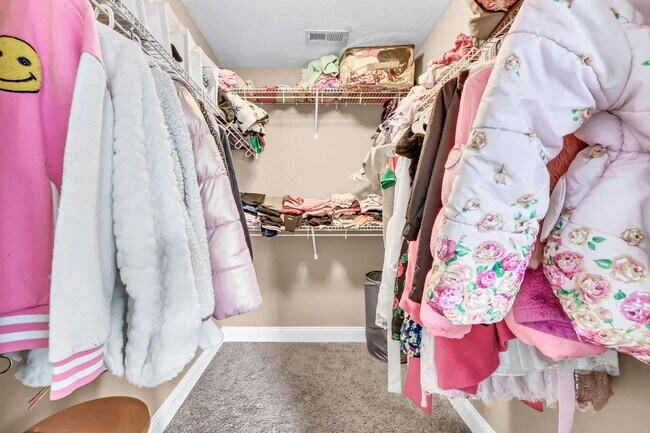 Building Photo - 3342 Cotham Ln