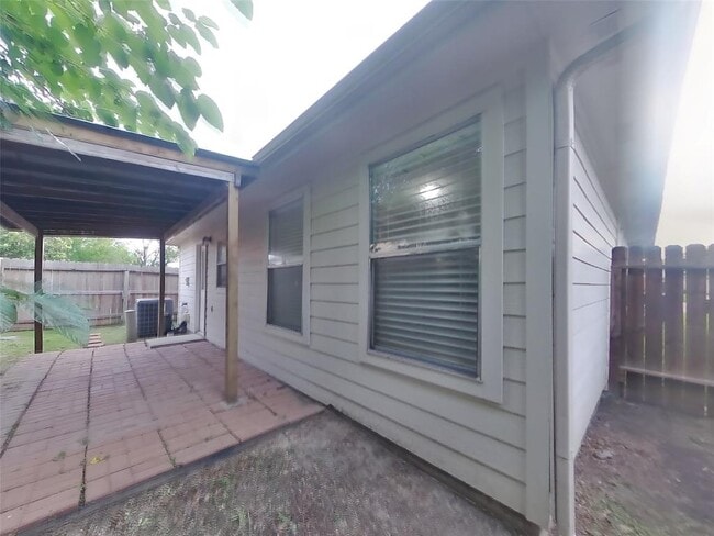 Building Photo - 1043 Somercotes Ln