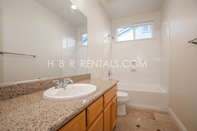 Building Photo - MANTECA RENTAL 4 BEDROOM OUTDOOR PIZZA OVEN in beautiful rear yard