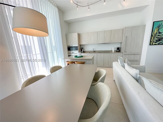 Building Photo - 4111 S Ocean Dr