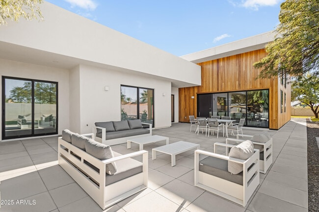 Building Photo - 5156 N 45th Pl