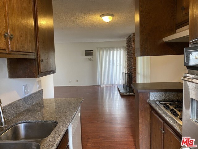 Building Photo - 3609 Dunn Dr