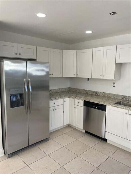 Building Photo - 4321 Joycelyn Dr