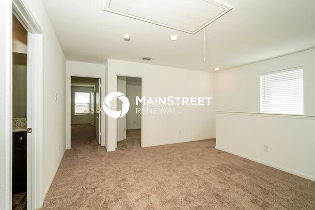 Building Photo - 4 Bedroom Pet-Friendly Home in New Braunfels, TX with Main Street Renewal