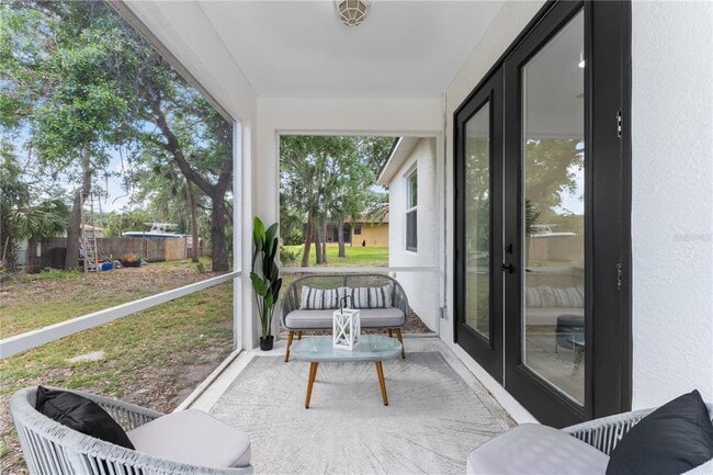 Building Photo - 2503 Dumont Ln