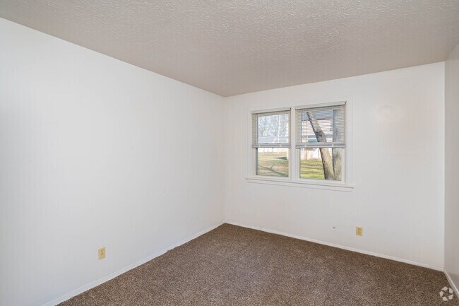 1BD, 1BA - 586SF - Bedroom - Park Lane Manor Apartments