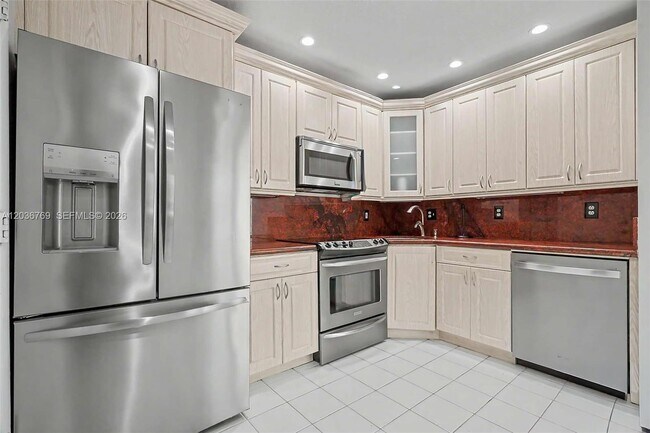 Building Photo - 10994 Neptune Dr