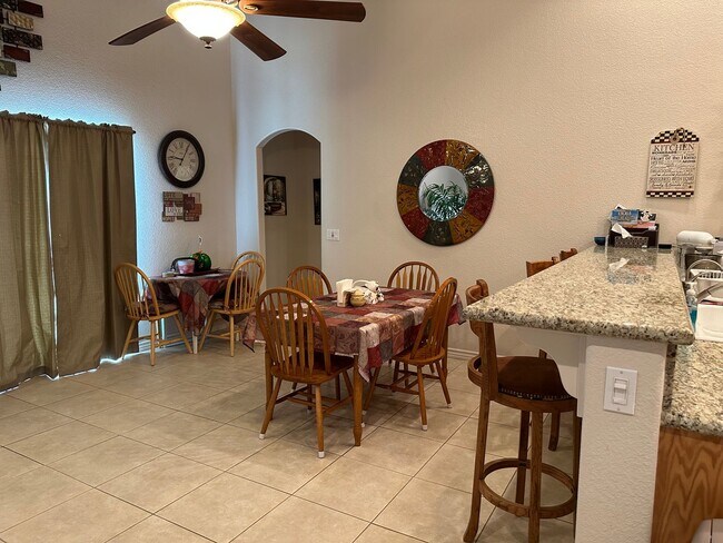 Building Photo - Fully Furnished Short-Term Rental in Fort Mohave-3BD/2BA