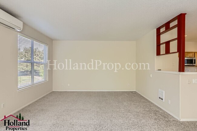 Building Photo - Beautiful End-Unit Townhome with 3 Bedrooms, 3 Full Baths & Private Outdoor Living