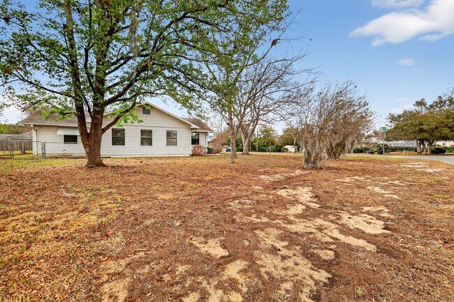 Building Photo - Spacious 2/2 in Leesburg Near Treadway Elementary – Bonus Room