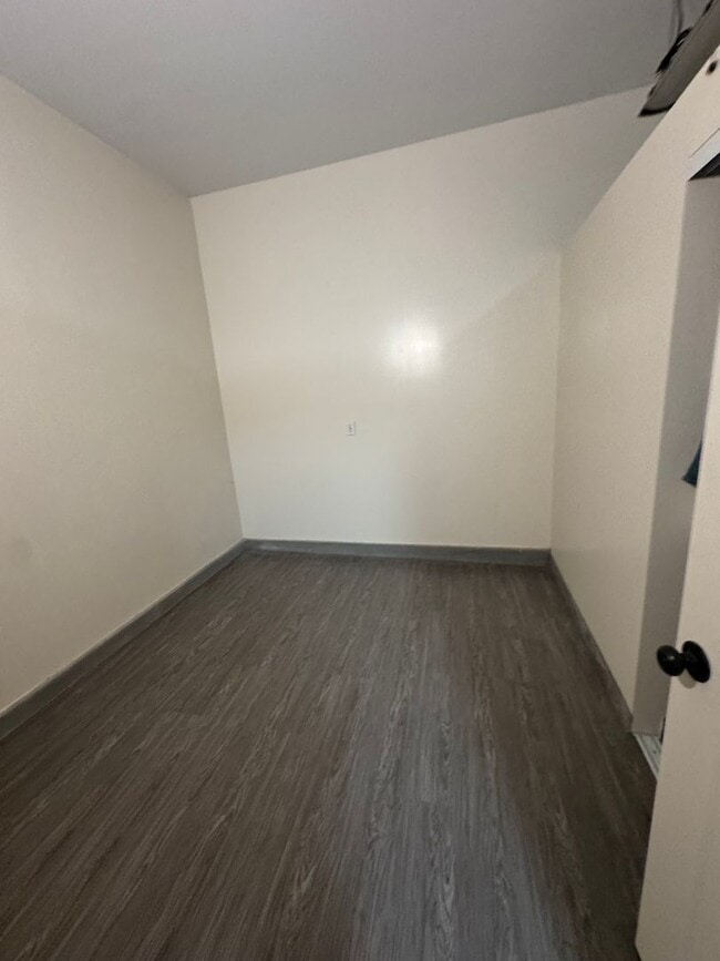 Building Photo - 2 Bedroom ADU in Ontario