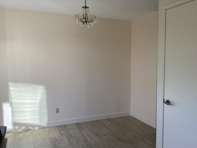 Building Photo - Seacliff Beach!