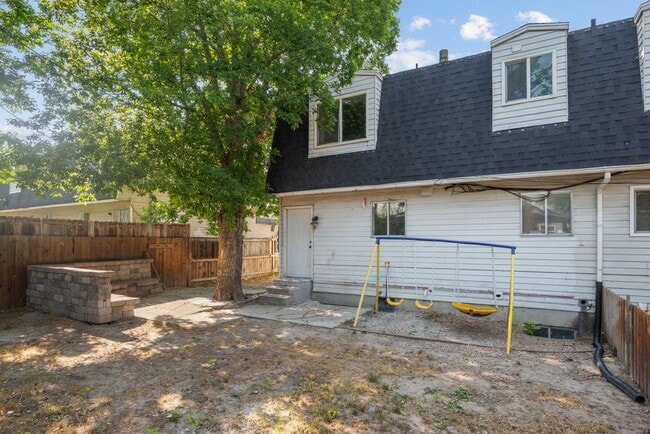 Building Photo - 509 Mansfield Ave S