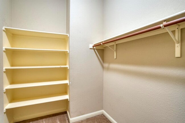 Building Photo - 2020 Petrified Forest Dr