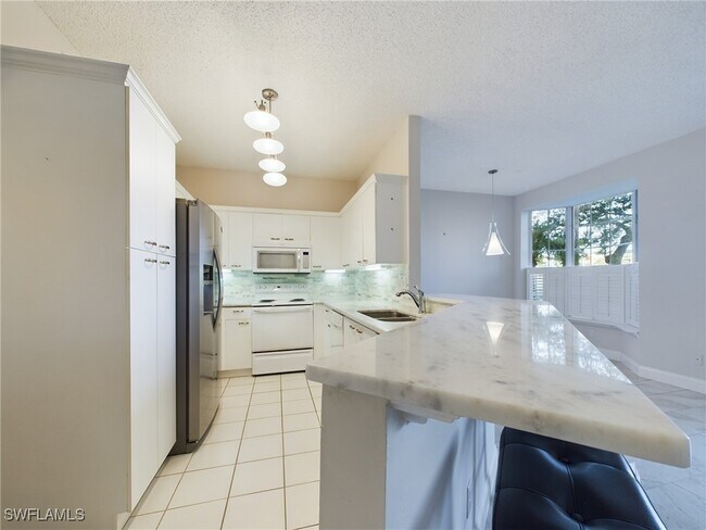 Building Photo - 85 Silver Oaks Cir