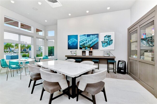 Building Photo - 7740 Sandy Ridge Dr